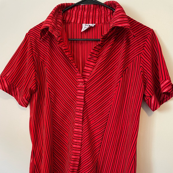 Button down top - Picture 1 of 2